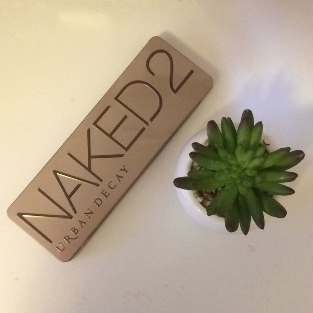 ❌ SOLD ❌ Urban Decay Naked2 Eyeshadow Pallete